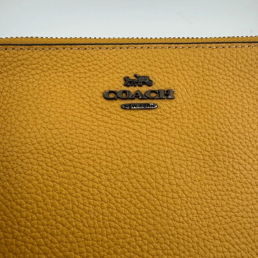 Coach Pebbled Leather Wristlet Small Mustard Yellow Excellent Zip Clutch (2117)‎